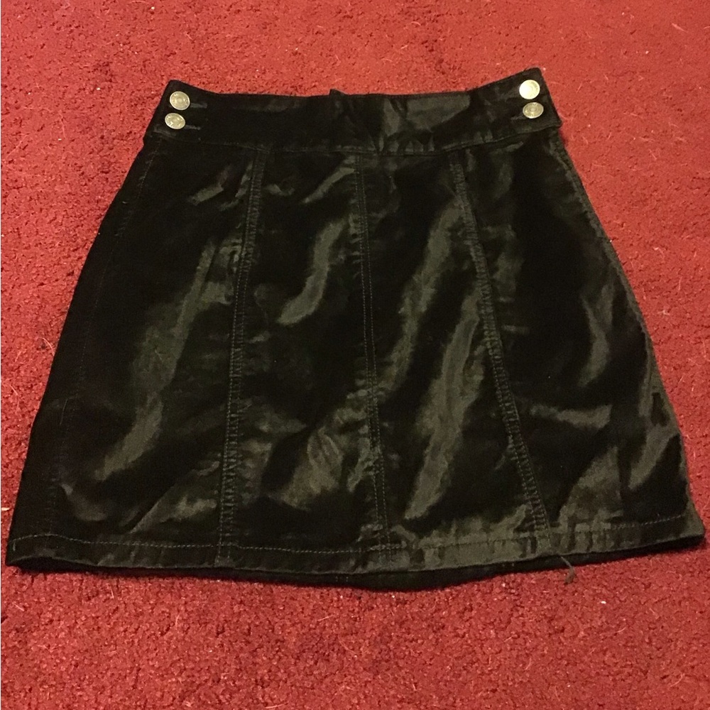FREE PEOPLE SZ 26 BLACK VELVET MINI SKIRT EUC